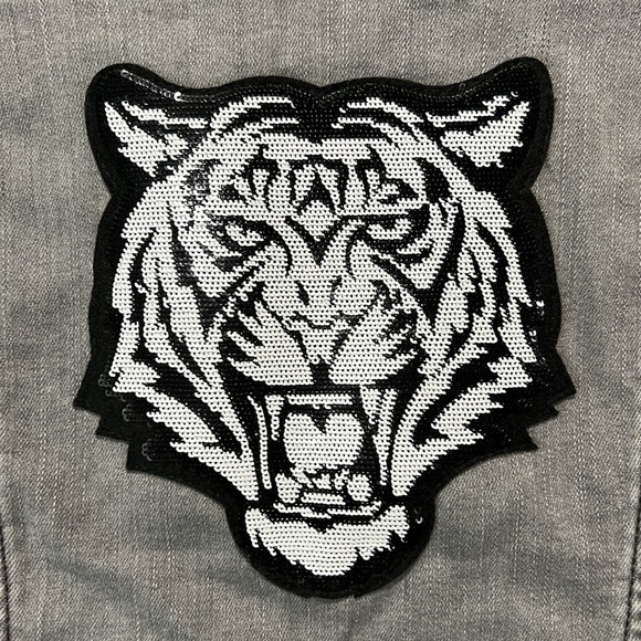 Lularoe Denim Jacket S Grey Embellished Sequin Tiger Stretch Cropped Edgy Boho - Picture 6 of 10